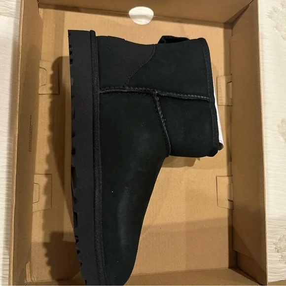 New In Box UGG Black Mini Li Shearling Ankle Boots 7 - Picture 2 of 7